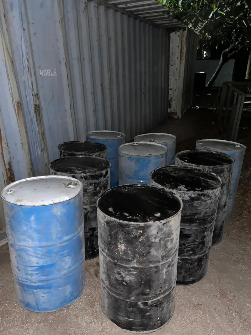 Tambos de poliuretano para el relleno de las boyas
